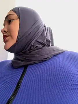 Snapshot of sweetmuslim01 chatting on 09-18-25, 02:52 sweetmuslim01 online show from 09-18-25, 02:52