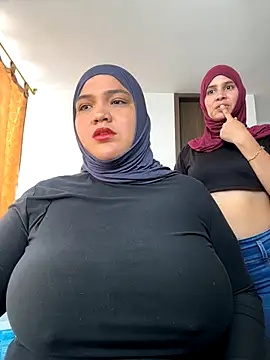 Snapshot of sweetmuslim01 chatting on 09-26-25, 04:11 sweetmuslim01 online show from 09-26-25, 04:11