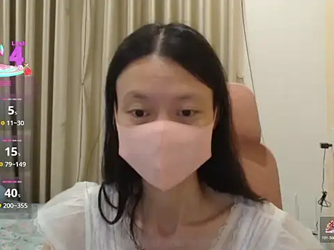 Lil-Cherries online show from 12-21-25, 05:31