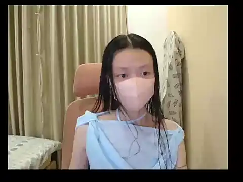 Snapshot of Lil-Cherries chatting on 05-19-26, 02:23 Lil-Cherries online show from 05-19-26, 02:23