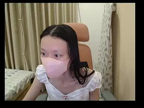 Snapshot of Lil-Cherries chatting on 06-12-26, 11:20 Lil-Cherries online show from 06-12-26, 11:20