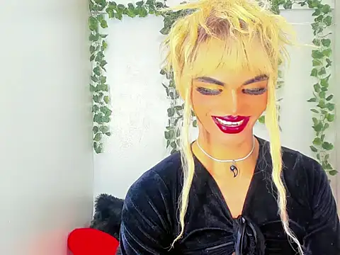 Snapshot of Sofia-hot_ chatting on 11-09-25, 01:37 Sofia-hot online show from 11-09-25, 01:37