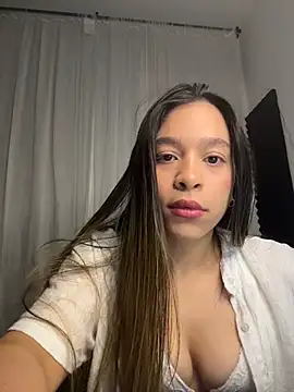 Snapshot of Lys_rose chatting on 11-13-25, 05:39 Lys rose online show from 11-13-25, 05:39