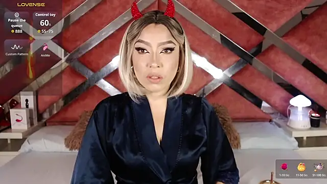 Lily Queen30 online show from 02-13-26, 09:44