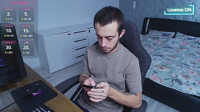 adamrayn online show from 11-12-25, 09:53