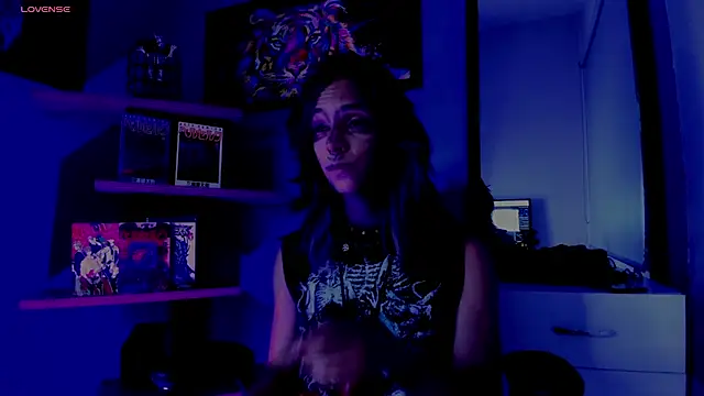 luxiel  online show from 12-04-25, 10:40