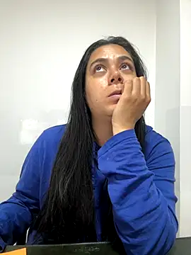 LorieFerrer online show from 09-17-25, 05:36