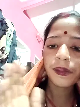 Snapshot of Hot_eras8 chatting on 11-17-25, 11:32 Hot eras8 online show from 11-17-25, 11:32