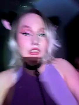 Snapshot of CrystaLuna69 chatting on 11-30-25, 01:31 CrystaLuna69 online show from 11-30-25, 01:31