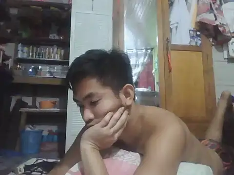 Snapshot of denzkylexx chatting on 06-12-26, 02:27 denzkylexx online show from 06-12-26, 02:27