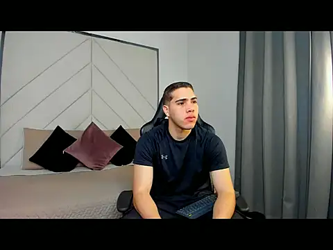 Snapshot of Alan_ford chatting on 11-13-25, 11:09 Alan ford online show from 11-13-25, 11:09