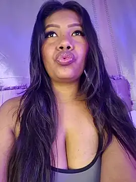 Snapshot of PaulaOrtiz02 chatting on 11-08-25, 11:43 PaulaOrtiz02 online show from 11-08-25, 11:43