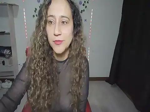 Snapshot of MystiKa_17 chatting on 11-28-25, 02:25 MystiKa 17 online show from 11-28-25, 02:25