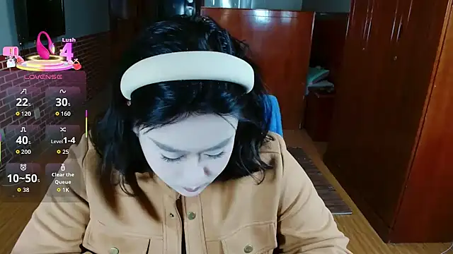 Snapshot of sallybing chatting on 11-20-25, 01:06 sallybing online show from 11-20-25, 01:06