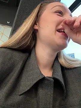 SashaCatt online show from 12-19-25, 12:12