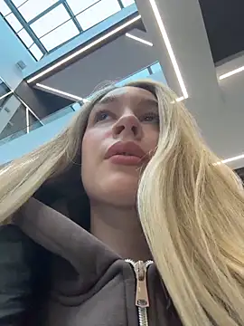 SashaCatt online show from 04-26-26, 08:23