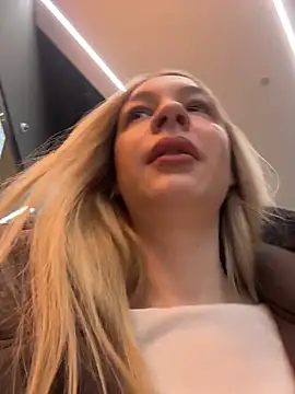 SashaCatt online show from 04-27-26, 08:34