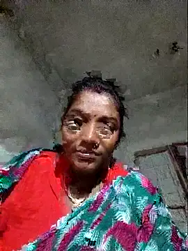 Snapshot of vipmonalisha chatting on 11-17-25, 04:13 vipmonalisha online show from 11-17-25, 04:13