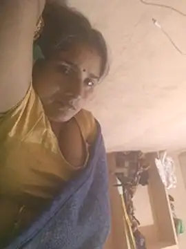 Snapshot of Seema_ji12 chatting on 12-01-25, 03:06 Seema ji12 online show from 12-01-25, 03:06