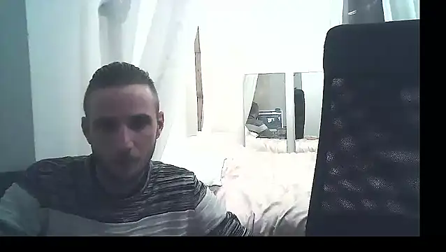 Snapshot of MickNanaa chatting on 11-13-25, 04:06 MickNanaa online show from 11-13-25, 04:06