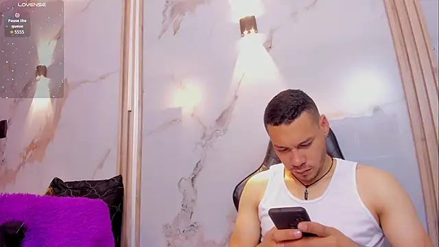 Aron and molly online show from 03-09-26, 11:36