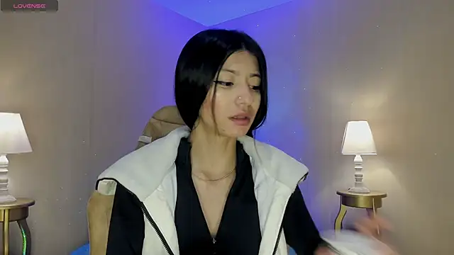 Snapshot of DulceDarling chatting on 11-22-25, 12:37 DulceDarling online show from 11-22-25, 12:37