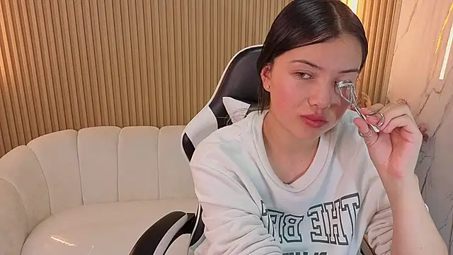 Snapshot of venus_velvet_tp chatting on 12-13-25, 08:36 venus velvet tp online show from 12-13-25, 08:36