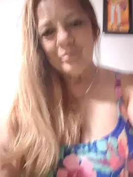 karlaanqui1 online show from 05-17-26, 10:33