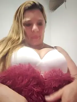 karlaanqui1 online show from 06-06-26, 10:31