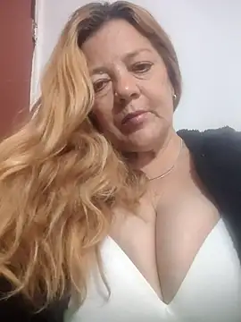 karlaanqui1 online show from 06-12-26, 01:54