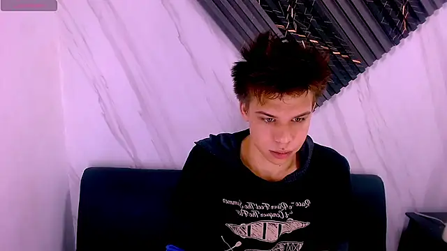 Liam York  online show from 04-12-26, 03:44