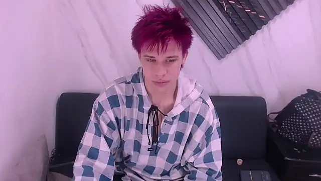 Liam York  online show from 04-27-26, 06:33