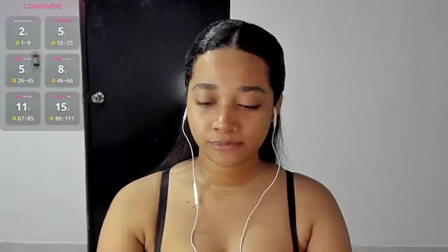 Snapshot of _sweetBlair_ chatting on 11-13-25, 10:30 sweetBlair online show from 11-13-25, 10:30