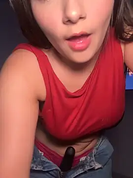 EmmiiGlow online show from 01-06-26, 02:04