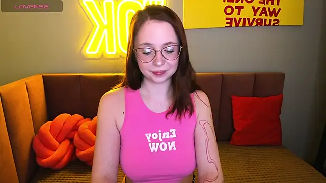 Snapshot of Erica_Nelson chatting on 01-17-26, 01:32 Erica Nelson online show from 01-17-26, 01:32