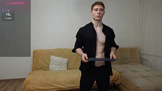 Snapshot of Kevin_geo_ chatting on 11-17-25, 05:08 Kevin geo online show from 11-17-25, 05:08