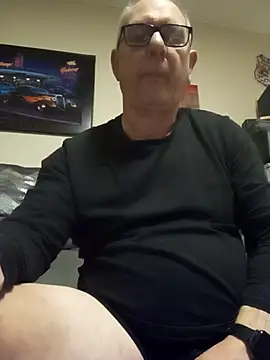 Snapshot of andy-1961 chatting on 11-28-25, 10:56 andy-1961 online show from 11-28-25, 10:56