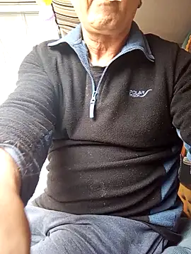 Snapshot of andy-1961 chatting on 11-30-25, 12:42 andy-1961 online show from 11-30-25, 12:42