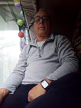 Snapshot of andy-1961 chatting on 12-14-25, 02:33 andy-1961 online show from 12-14-25, 02:33