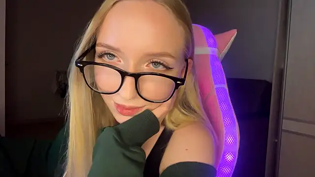 LaceDream online show from 11-11-25, 09:15