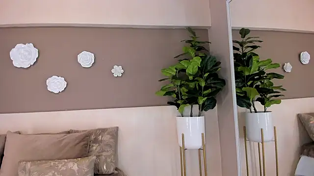 sofiaivanova online show from 02-15-26, 07:51