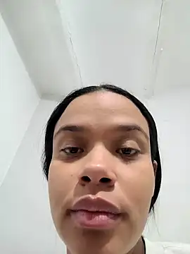 Snapshot of kyliecastell chatting on 12-04-25, 03:10 kyliecastell online show from 12-04-25, 03:10