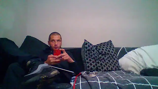 Snapshot of Kinkycouple142 chatting on 06-07-26, 08:23 Kinkycouple142 online show from 06-07-26, 08:23