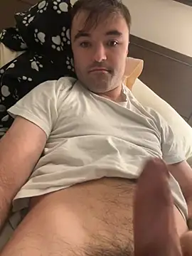 Snapshot of Rkoury39 chatting on 11-17-25, 02:17 Rkoury39 online show from 11-17-25, 02:17