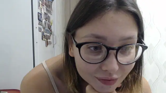 Snapshot of your__gena chatting on 11-12-25, 08:19 your gena online show from 11-12-25, 08:19