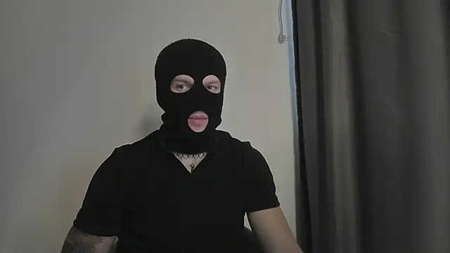 Snapshot of Huntall77 chatting on 11-12-25, 07:20 Huntall77 online show from 11-12-25, 07:20