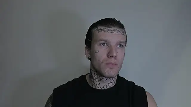 Snapshot of Huntall77 chatting on 11-13-25, 02:21 Huntall77 online show from 11-13-25, 02:21