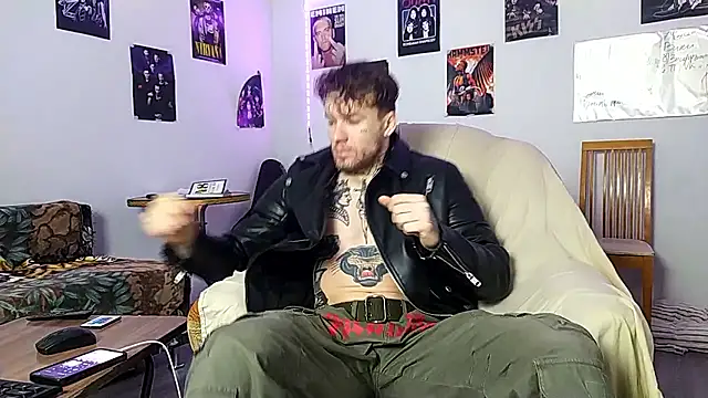 Huntall77 online show from 01-19-26, 05:11