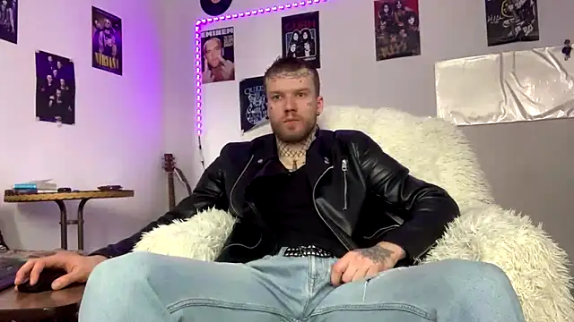 Huntall77 online show from 03-08-26, 06:17