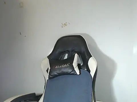 Snapshot of andy_cummy27 chatting on 12-05-25, 01:31 andy cummy27 online show from 12-05-25, 01:31